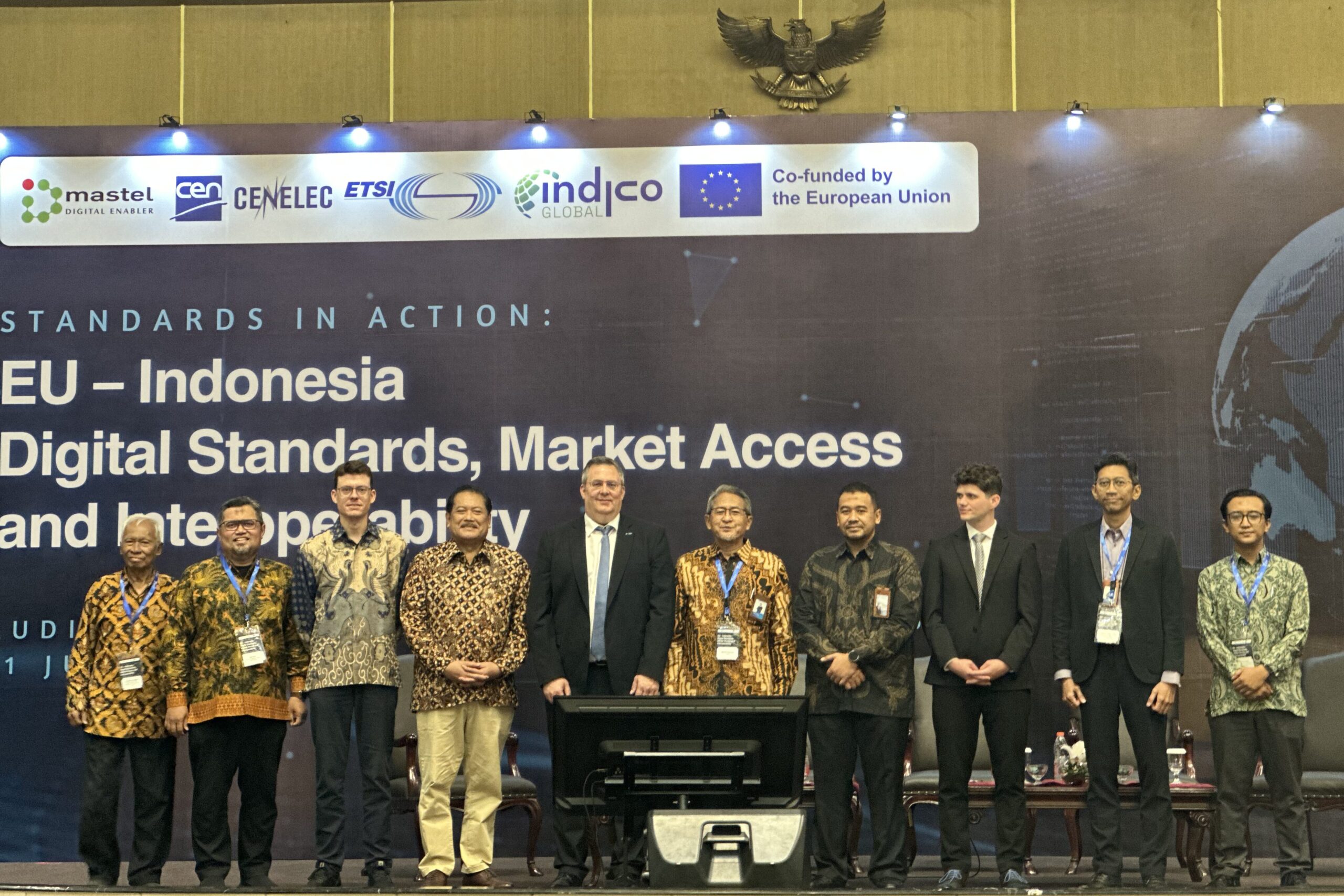Group photo of the speakers and panelists